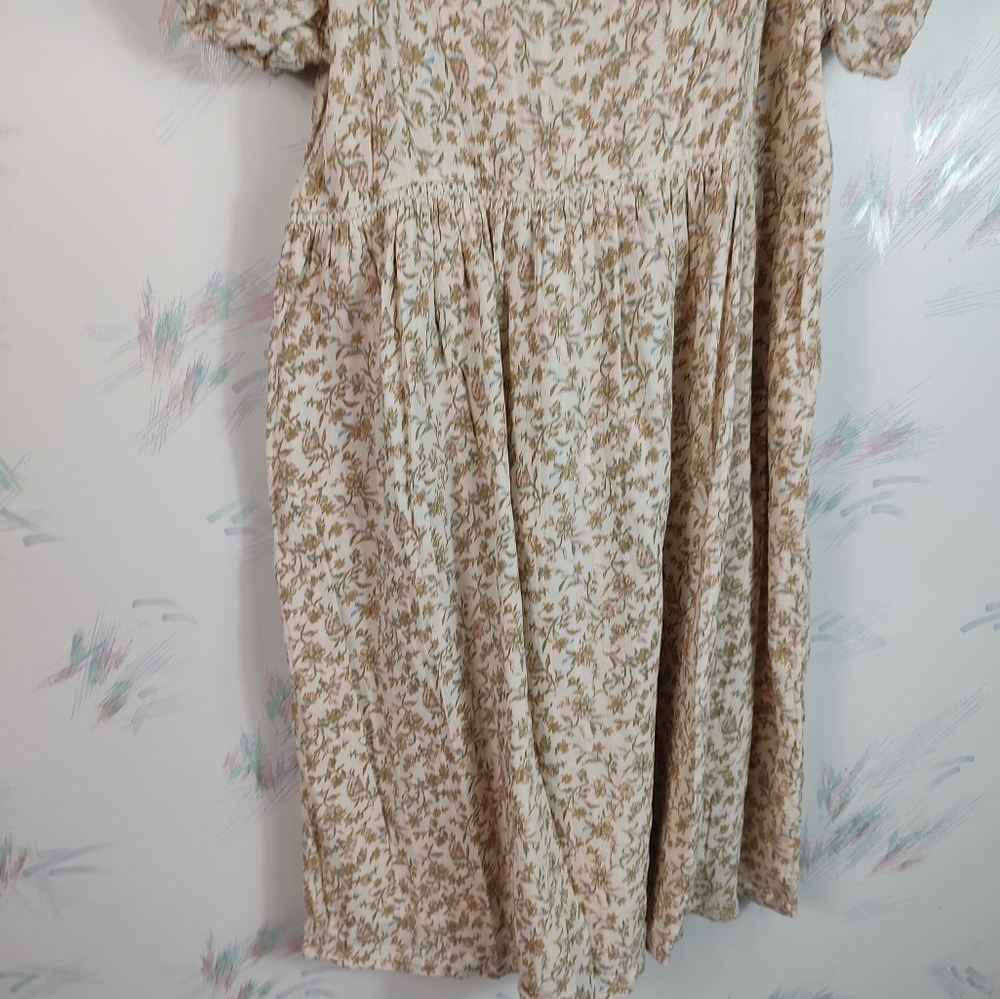 American Eagle Floral Cream Dress Short Sleeve Mini Size Medium - Picture 4 of 10